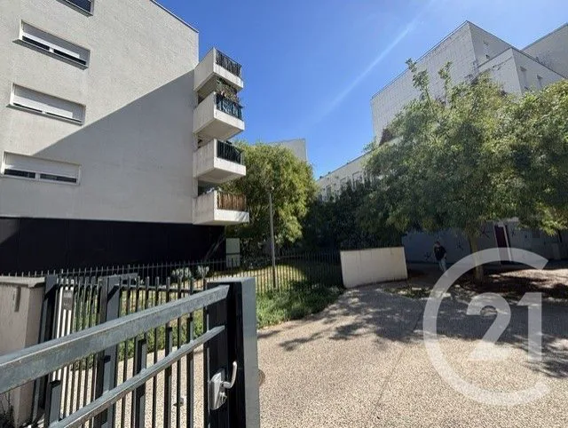 Appartement F1 — LYON — photo 2