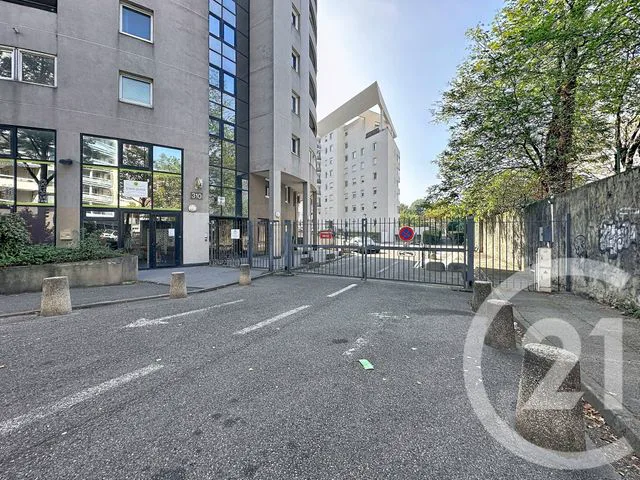 parking — LYON — photo 1