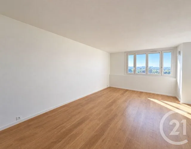 Appartement T4 — BRON — photo 1